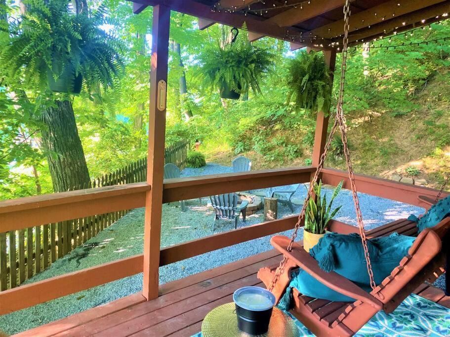 Hemlock Hideaway Διαμέρισμα Maggie Valley Εξωτερικό φωτογραφία